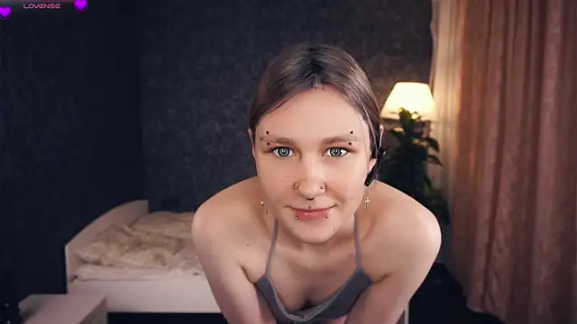 Snapshot of MoiraHavins chatting on December 2025 05:35:01 AM MoiraHavins online show from December 2025 05:35:01 AM