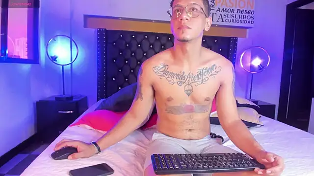 JoshMillerr  online show from January 2025 07:45:01 PM