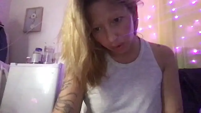 Snapshot of megansweetfromthevalley chatting on July 2026 02:05:01 AM megansweetfromthevalley online show from July 2026 02:05:01 AM