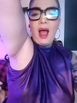 Snapshot of poisson_ivy chatting on October 2025 03:18:02 AM poisson ivy online show from October 2025 03:18:02 AM