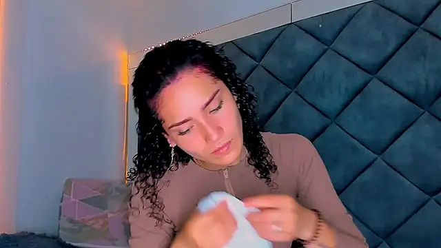 Snapshot of Nellyhills chatting on January 2025 12:58:01 PM Nellyhills online show from January 2025 12:58:01 PM