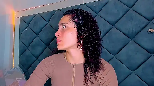 Snapshot of Nellyhills chatting on January 2025 07:28:02 PM Nellyhills online show from January 2025 07:28:02 PM