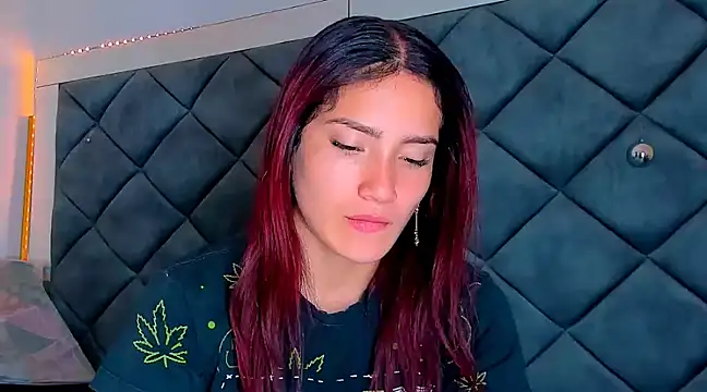 Snapshot of Nellyhills chatting on January 2025 01:38:02 PM Nellyhills online show from January 2025 01:38:02 PM