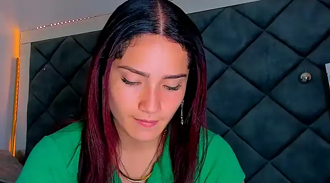 Snapshot of Nellyhills chatting on January 2025 02:15:01 PM Nellyhills online show from January 2025 02:15:01 PM