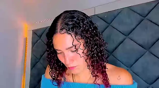 Snapshot of Nellyhills chatting on February 2025 08:26:02 PM Nellyhills online show from February 2025 08:26:02 PM