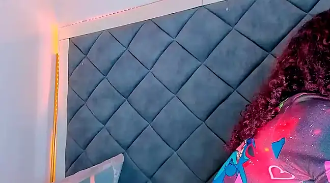 Snapshot of Nellyhills chatting on February 2025 12:15:01 AM Nellyhills online show from February 2025 12:15:01 AM