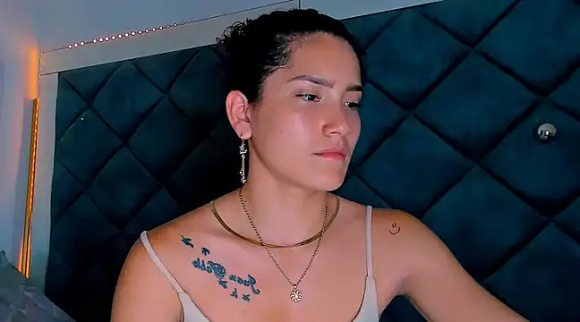 Snapshot of Nellyhills chatting on February 2025 07:11:01 PM Nellyhills online show from February 2025 07:11:01 PM