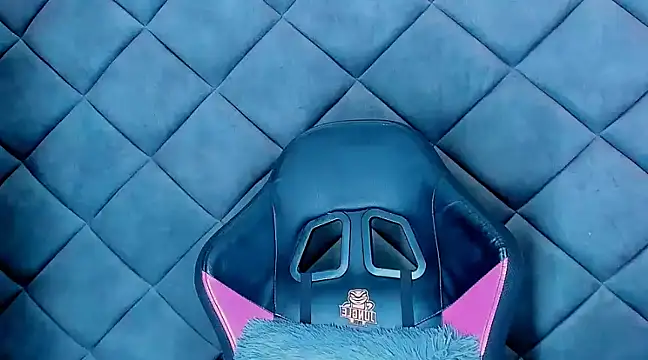 Snapshot of Nellyhills chatting on February 2025 09:04:02 PM Nellyhills online show from February 2025 09:04:02 PM