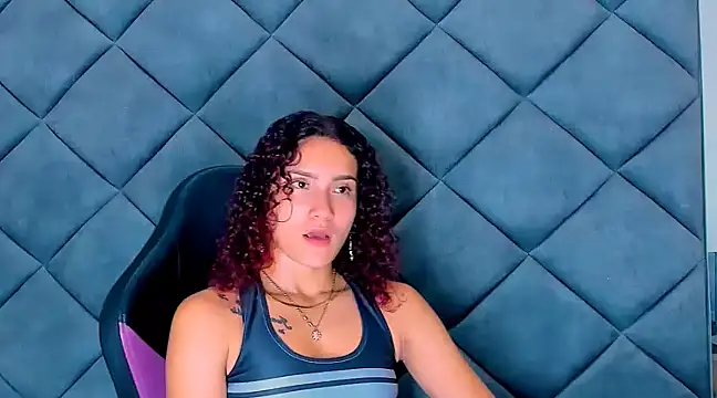 Snapshot of Nellyhills chatting on February 2025 09:56:02 PM Nellyhills online show from February 2025 09:56:02 PM