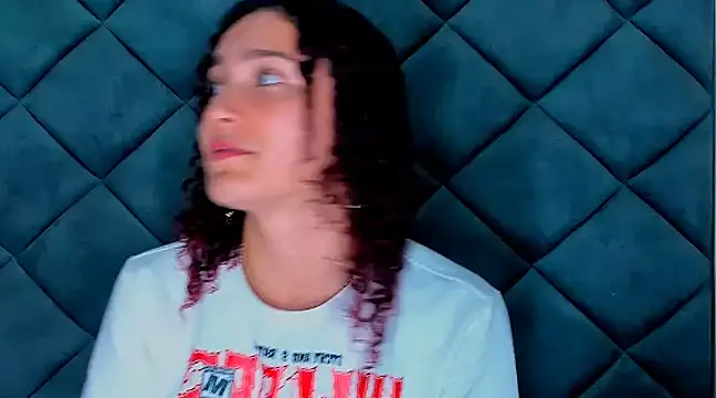 Snapshot of Nellyhills chatting on February 2025 06:05:01 PM Nellyhills online show from February 2025 06:05:01 PM