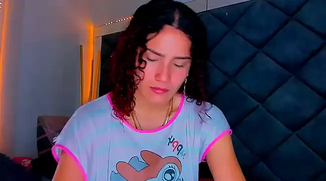 Snapshot of Nellyhills chatting on February 2025 01:07:01 PM Nellyhills online show from February 2025 01:07:01 PM