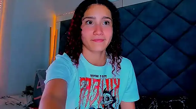 Snapshot of Nellyhills chatting on March 2025 06:44:01 PM Nellyhills online show from March 2025 06:44:01 PM