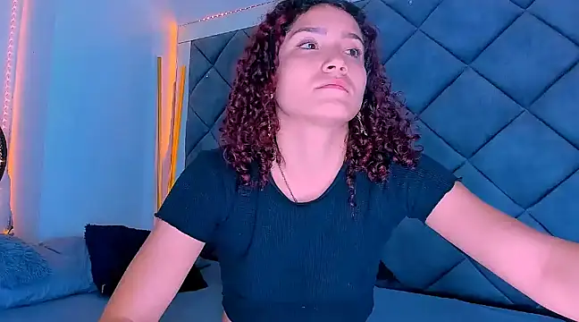 Snapshot of Nellyhills chatting on March 2025 02:18:02 AM Nellyhills online show from March 2025 02:18:02 AM