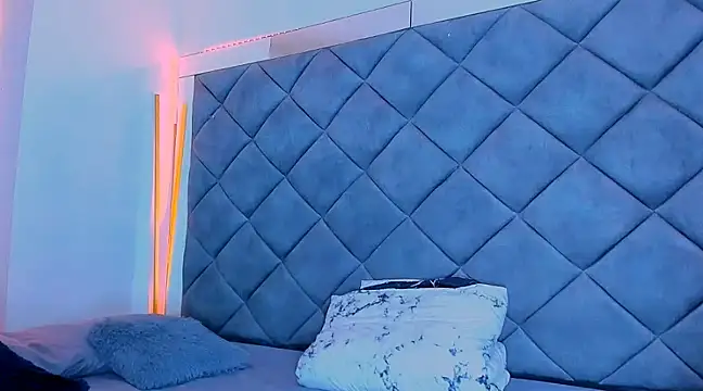 Snapshot of Nellyhills chatting on March 2025 06:22:01 PM Nellyhills online show from March 2025 06:22:01 PM