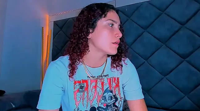 Snapshot of Nellyhills chatting on March 2025 09:45:02 PM Nellyhills online show from March 2025 09:45:02 PM