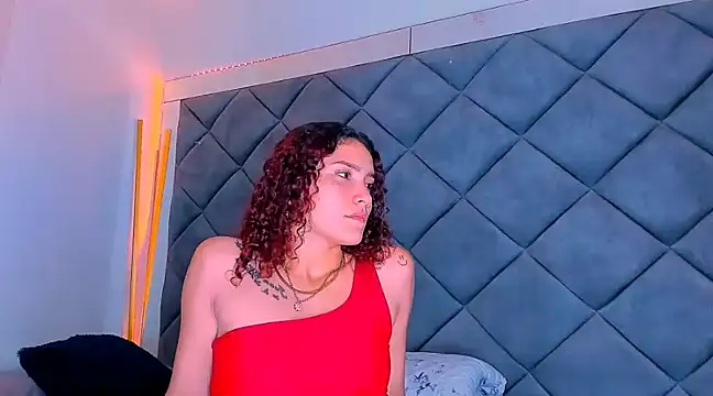 Snapshot of Nellyhills chatting on March 2025 09:37:01 PM Nellyhills online show from March 2025 09:37:01 PM