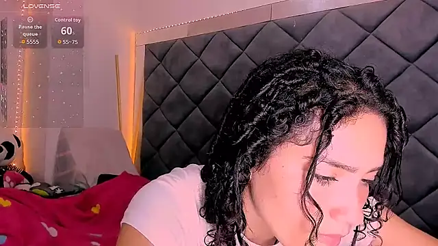 Snapshot of Nellyhills chatting on September 2025 11:28:01 PM Nellyhills online show from September 2025 11:28:01 PM