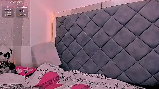 Snapshot of Nellyhills chatting on October 2025 10:34:02 AM Nellyhills online show from October 2025 10:34:02 AM