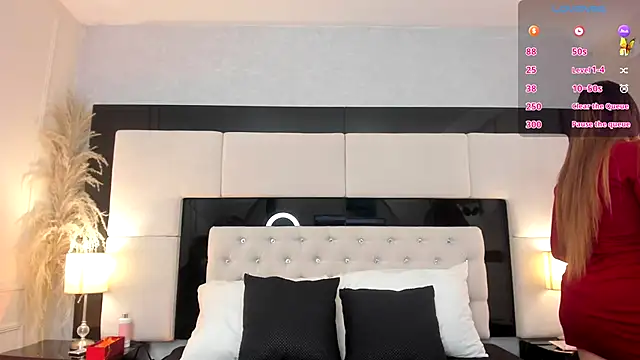 Snapshot of CarlaRossi_ chatting on October 2025 07:42:02 PM CarlaRossi online show from October 2025 07:42:02 PM