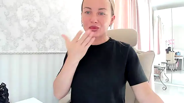 Snapshot of jennifer838 chatting on June 2026 01:37:01 PM jennifer838 online show from June 2026 01:37:01 PM