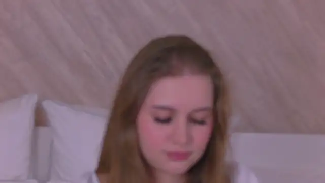 EllieHayes online show from January 2025 04:51:02 PM