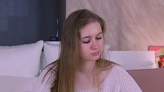 EllieHayes online show from September 2025 02:16:01 PM