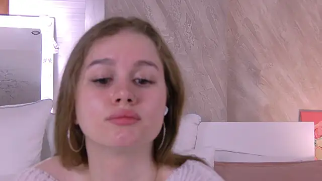 EllieHayes online show from September 2025 05:14:01 PM