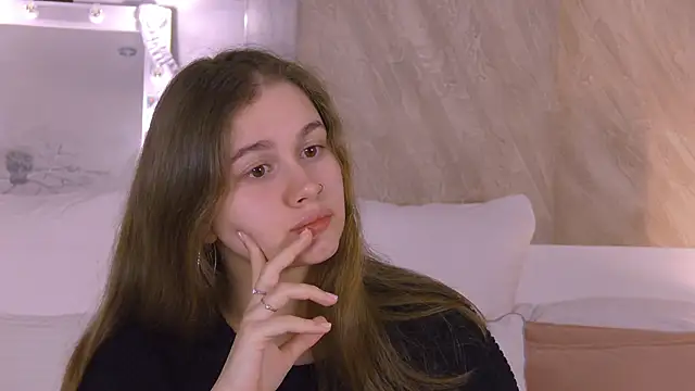 Snapshot of EllieHayes chatting on March 2026 01:12:02 AM EllieHayes online show from March 2026 01:12:02 AM