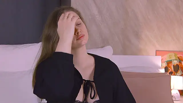 Snapshot of EllieHayes chatting on March 2026 08:35:02 PM EllieHayes online show from March 2026 08:35:02 PM