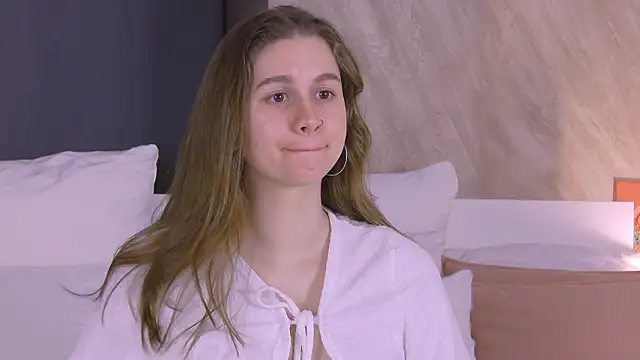 Snapshot of EllieHayes chatting on March 2026 08:58:01 PM EllieHayes online show from March 2026 08:58:01 PM