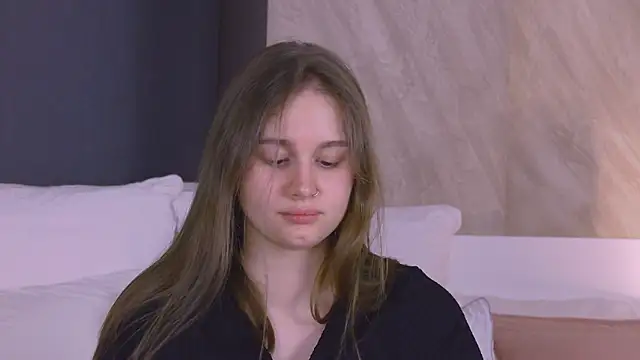 Snapshot of EllieHayes chatting on April 2026 10:07:02 PM EllieHayes online show from April 2026 10:07:02 PM