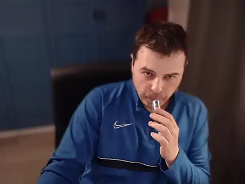 CuteMan33 online show from April 2026 06:47:02 PM