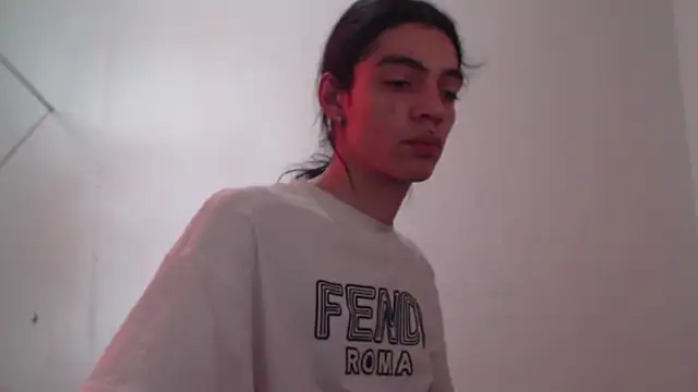 Snapshot of praiforu chatting on February 2025 08:35:02 PM praiforu online show from February 2025 08:35:02 PM