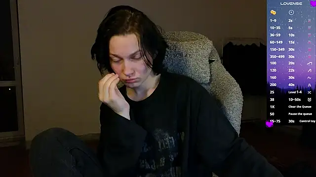 esajukyy online show from April 2026 04:44:01 PM