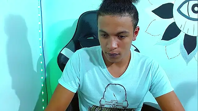 Snapshot of Black_Diamon_ chatting on January 2025 07:43:01 AM Black Diamon online show from January 2025 07:43:01 AM