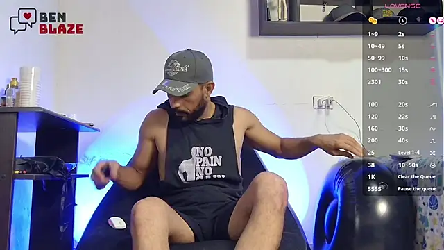 Snapshot of BEN_BLAZE chatting on December 2024 12:44:02 AM BEN BLAZE online show from December 2024 12:44:02 AM