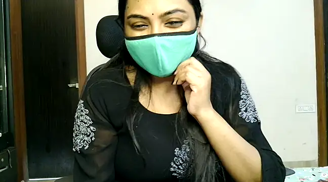 Snapshot of Hritvika chatting on February 2025 06:06:02 AM Hritvika online show from February 2025 06:06:02 AM