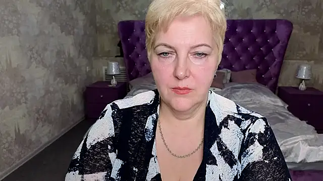 Sandra Snow online show from December 2024 02:38:02 PM