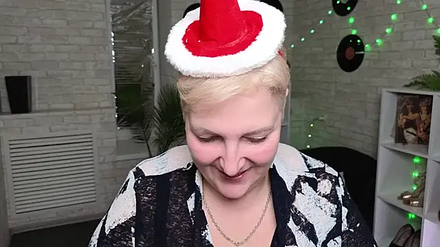Sandra Snow online show from December 2024 09:44:02 PM