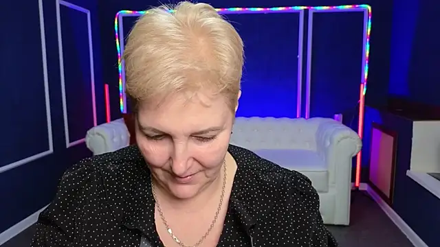 Sandra Snow online show from December 2024 09:43:01 PM