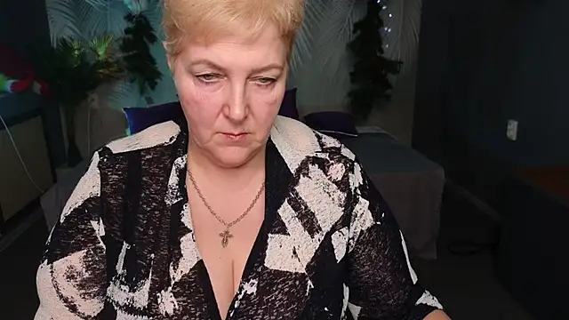 Sandra Snow online show from January 2025 05:15:02 PM