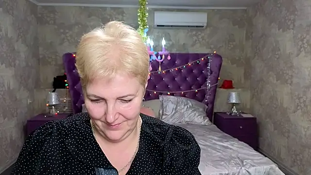 Sandra Snow online show from January 2025 11:29:01 PM