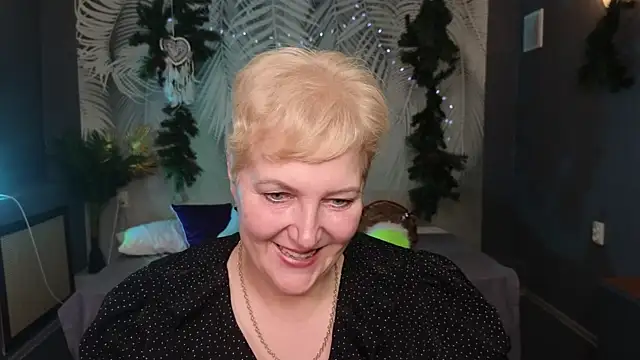 Sandra Snow online show from January 2025 02:23:01 PM