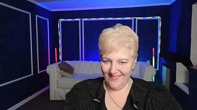 Sandra Snow online show from February 2025 05:30:01 PM
