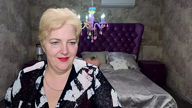 Sandra Snow online show from February 2025 08:31:01 PM