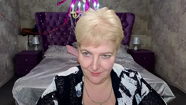 Sandra Snow online show from February 2025 05:28:01 PM