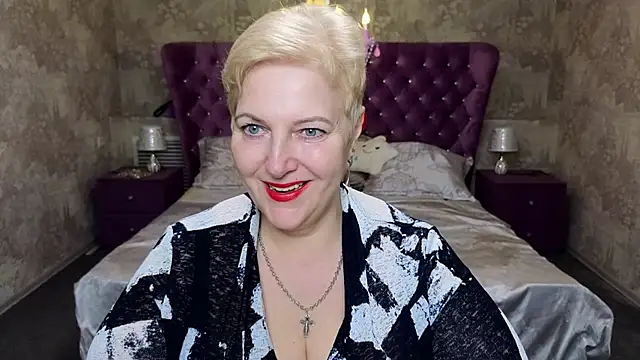 Sandra Snow online show from February 2025 02:36:01 PM