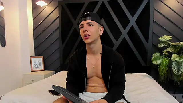 Flynn Riider online show from February 2025 11:44:02 AM