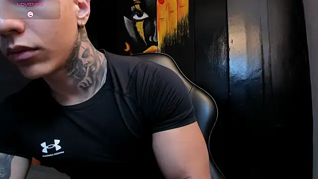 Flynn Riider online show from November 2025 05:34:02 PM