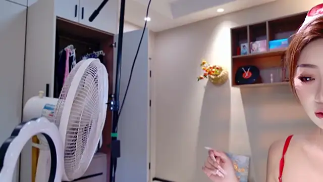 pinnnnnnk online show from March 2026 11:43:02 AM